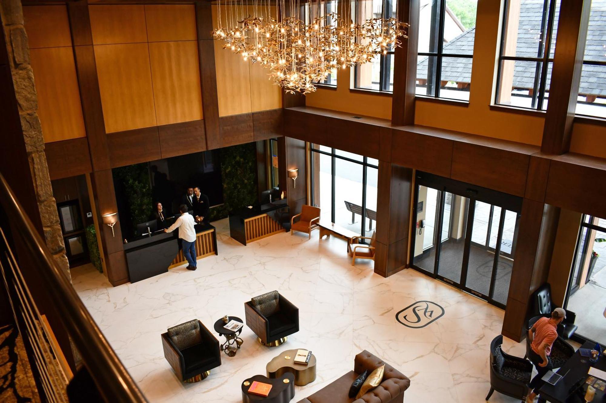 The Swiftwater Hotell Exteriör bild