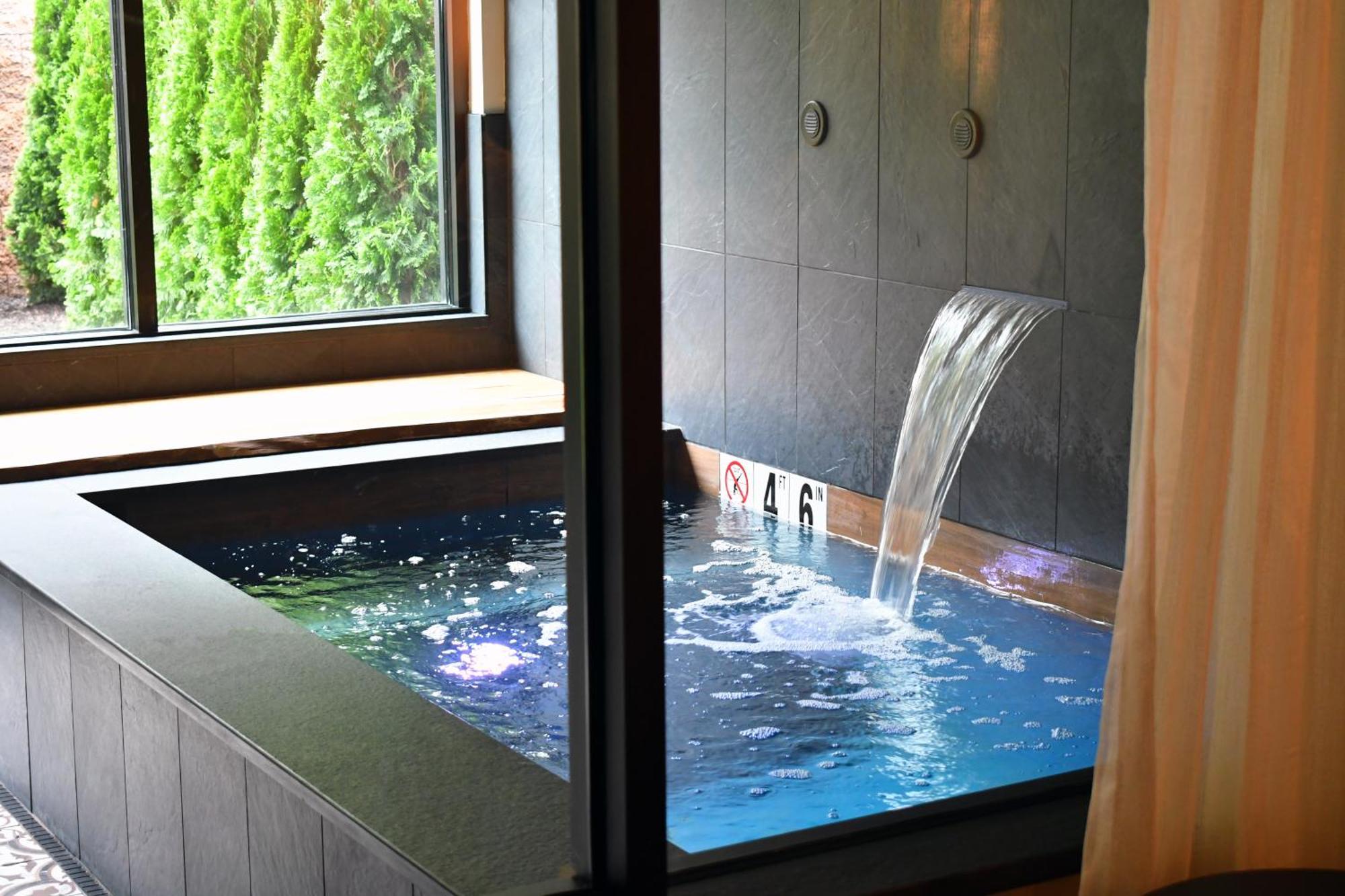 The Swiftwater Hotell Exteriör bild