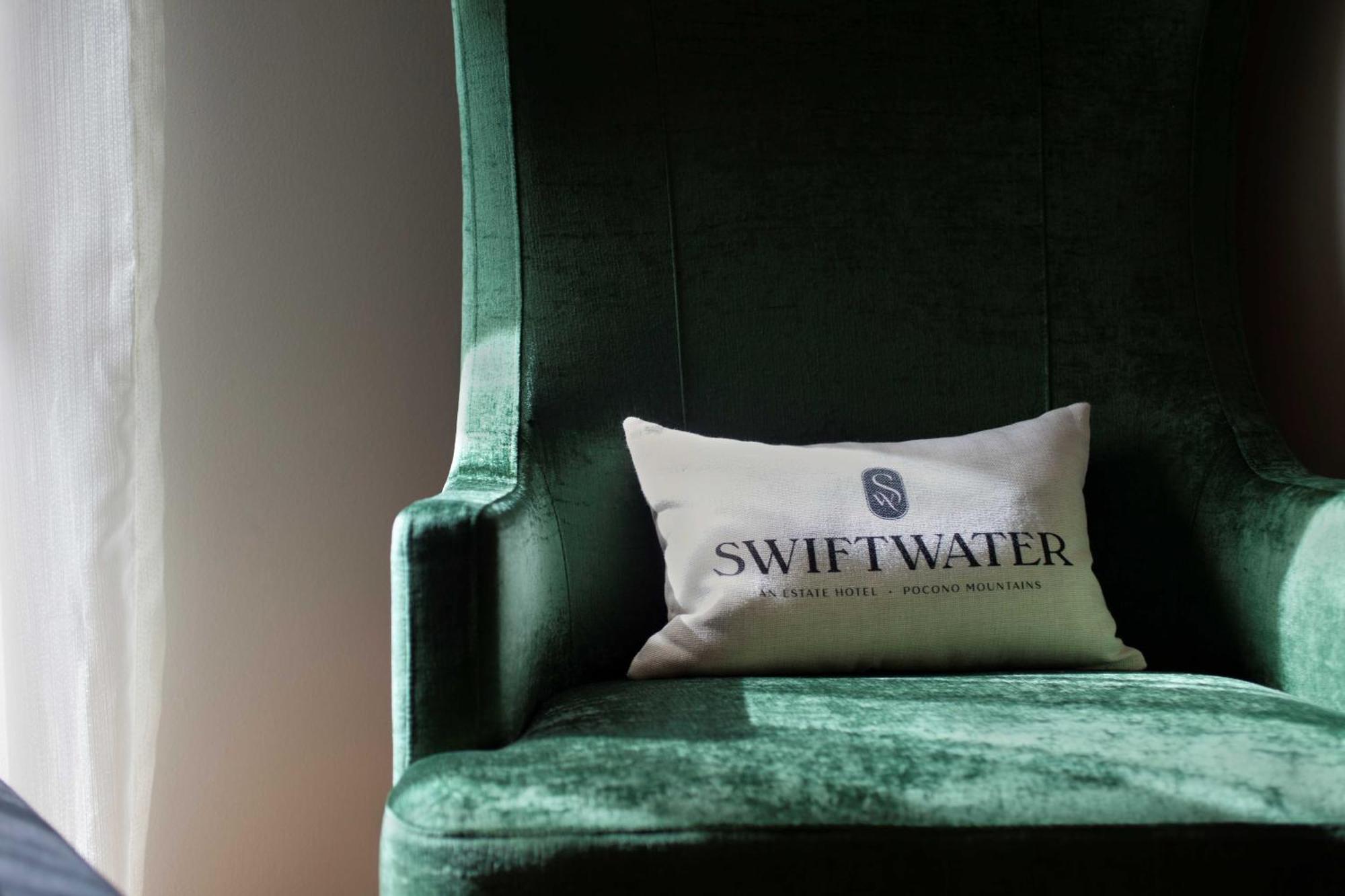 The Swiftwater Hotell Exteriör bild