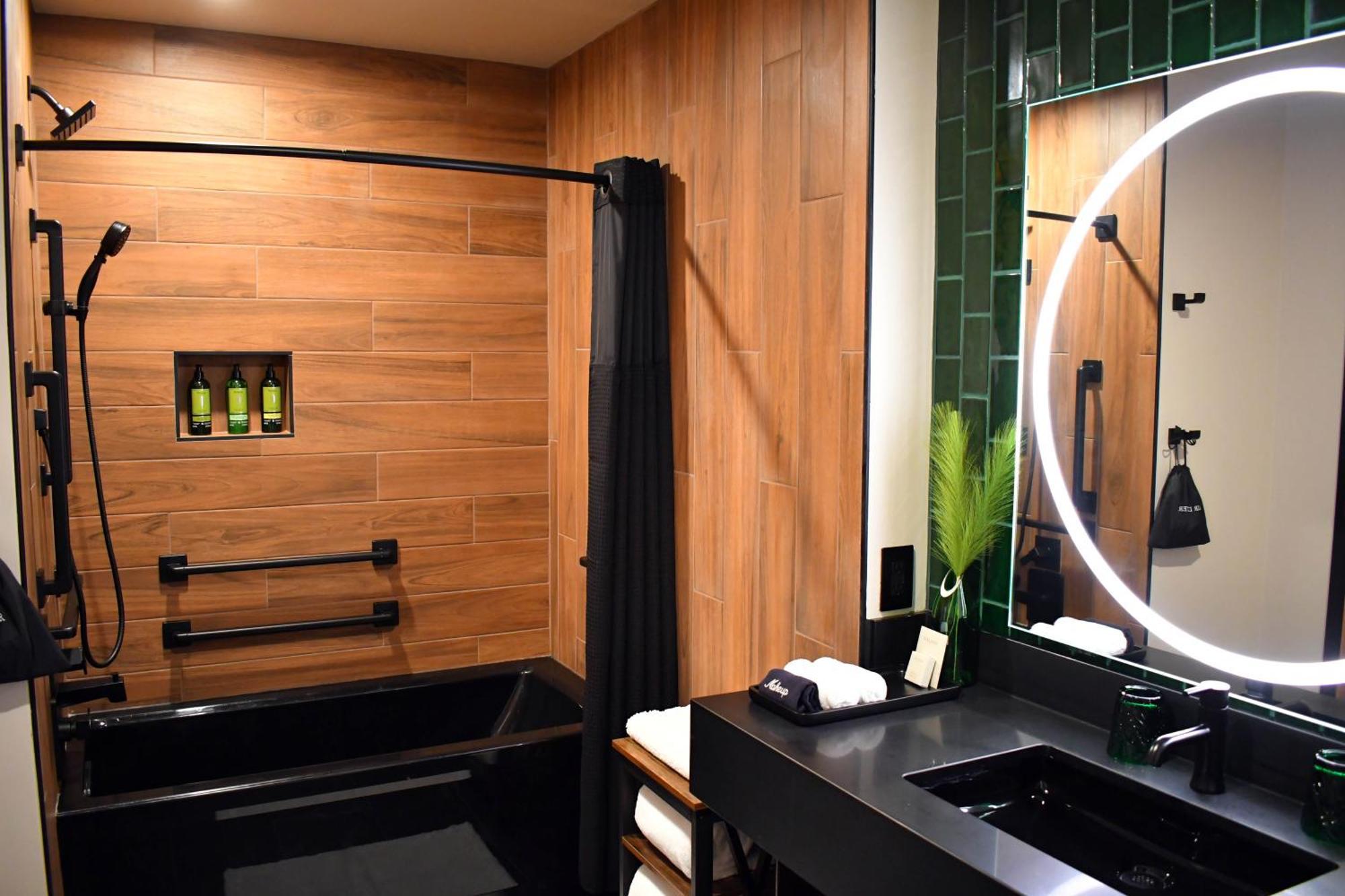 The Swiftwater Hotell Exteriör bild